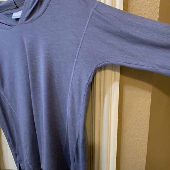 Women’s Columbia Long Sleeve Hi-Low Hooded Knit Pullover Tunic in Dusty Blue - Picture 6 of 6
